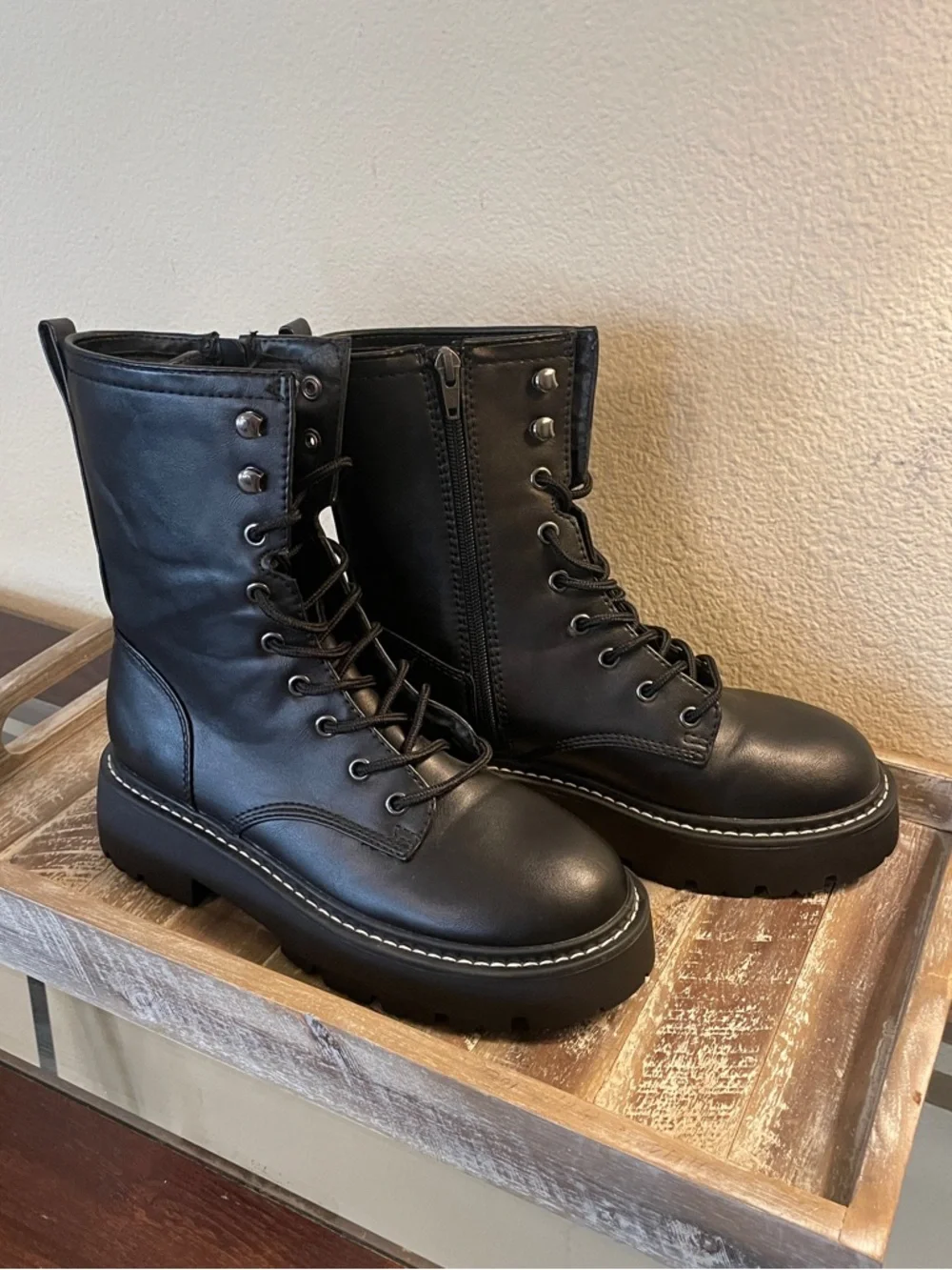 Wild Fable Women's Black Logan Lug Combat Boots with Memory Foam Insole Size 8 - Picture 6 of 10